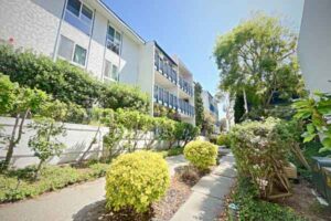 605 Prospect Redondo Beach Brookside Village condos